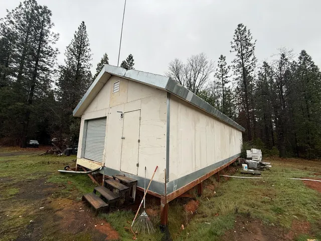 a view of a outdoor space