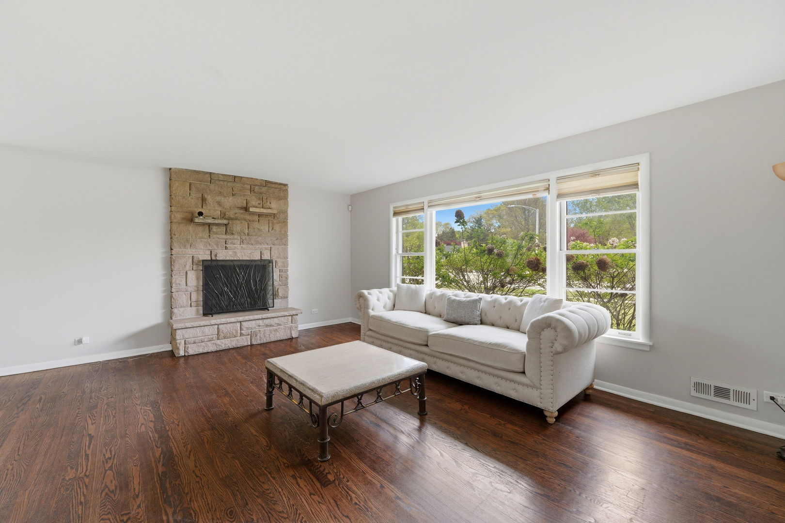 389 Michael John Drive Park Ridge, IL 60068 - Photo 3 of 40