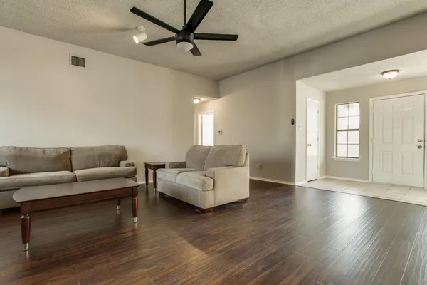 $2,500 | 1305 Chicota Drive, Plano, TX 75023