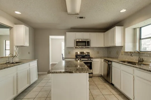 $2,500 | 1305 Chicota Drive, Plano, TX 75023
