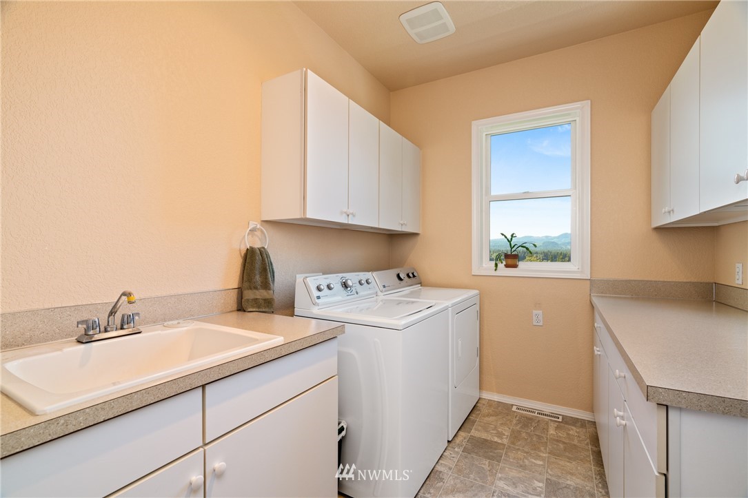 6310 139th Court Southwest Rochester, WA 98579 - Photo 10 of 25