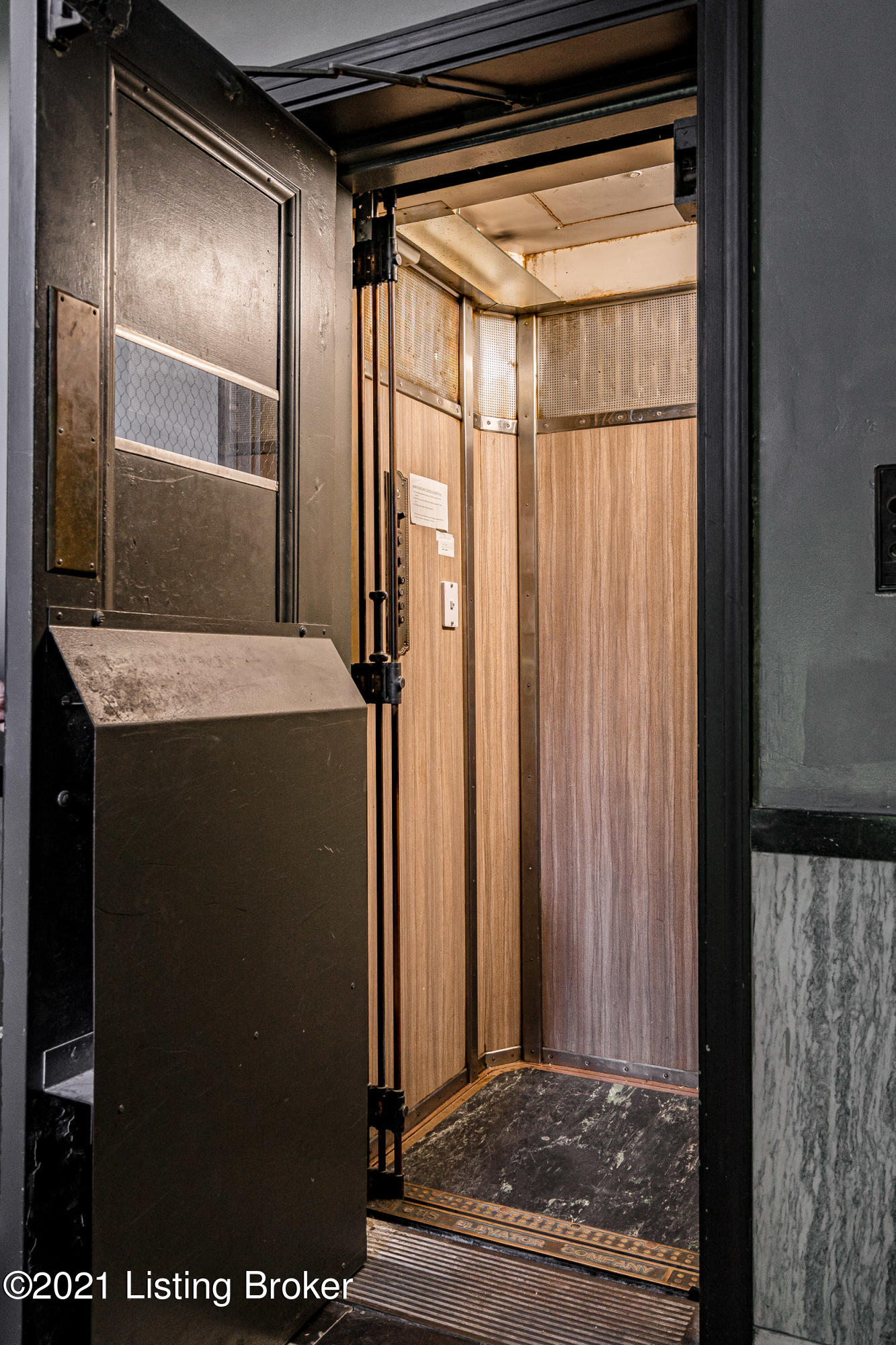 1506 Cherokee Road, Unit 4 Louisville, KY 40205 - Photo 47 of 57 Elevator