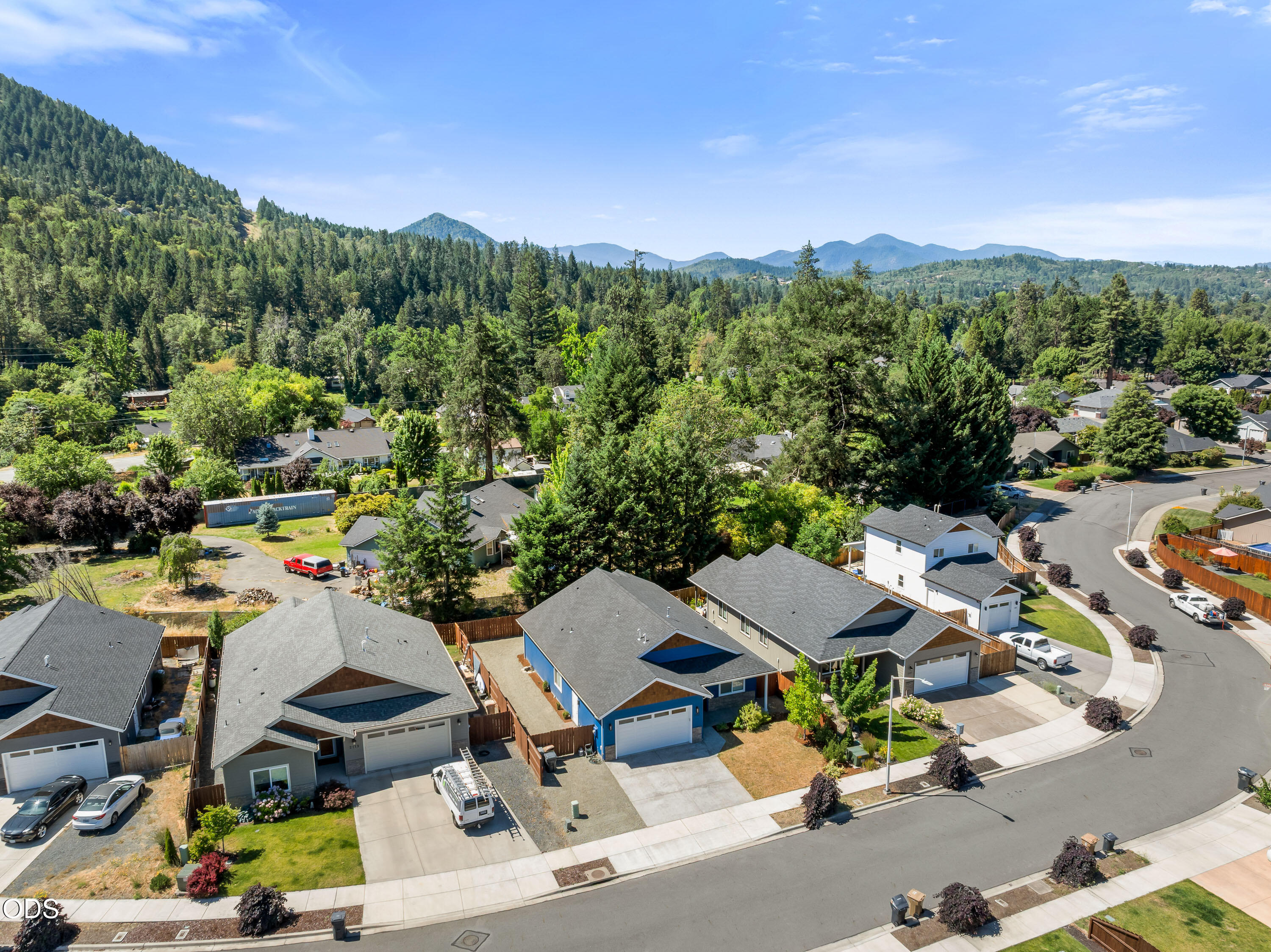 2113 Kayleigh Way Grants Pass, OR 97526 - Photo 27 of 32