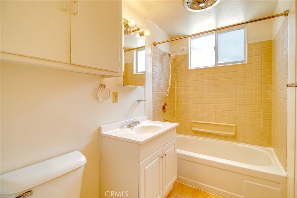 1215 Lark Road Wrightwood, CA 92397 - Photo 16 of 34 a bathroom with a sink and a bathtub