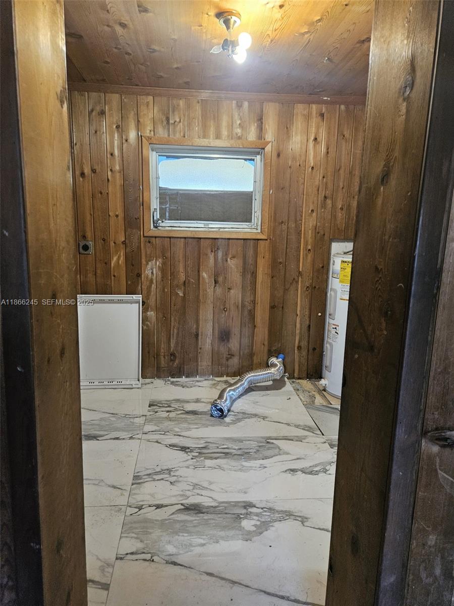 19230 Southwest 216th Street Miami, FL 33170 - Photo 16 of 55 a view of bath room