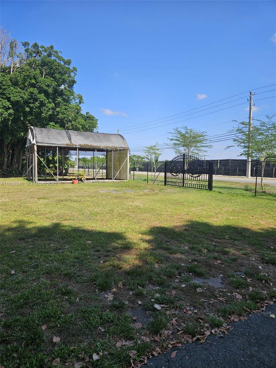 19230 Southwest 216th Street Miami, FL 33170 - Photo 47 of 55 a view of a basketball court