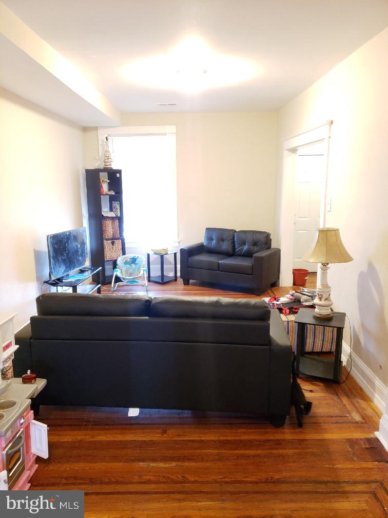 338 Marydell Road Baltimore, MD 21229 - Photo 5 of 13