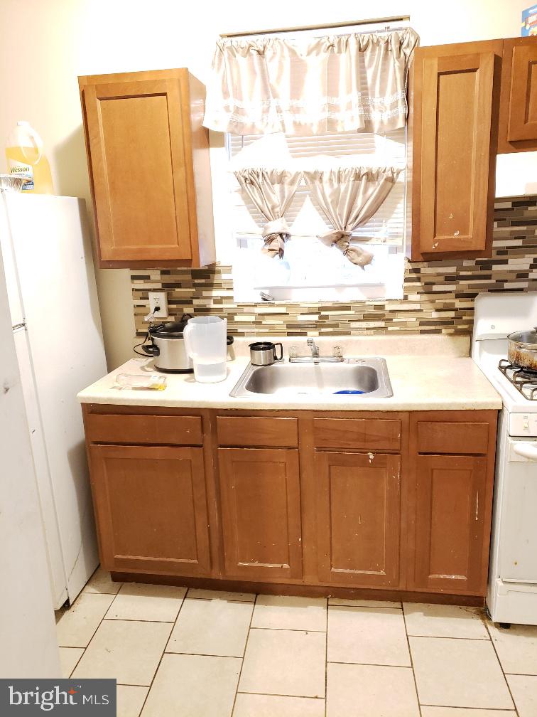 338 Marydell Road Baltimore, MD 21229 - Photo 8 of 13