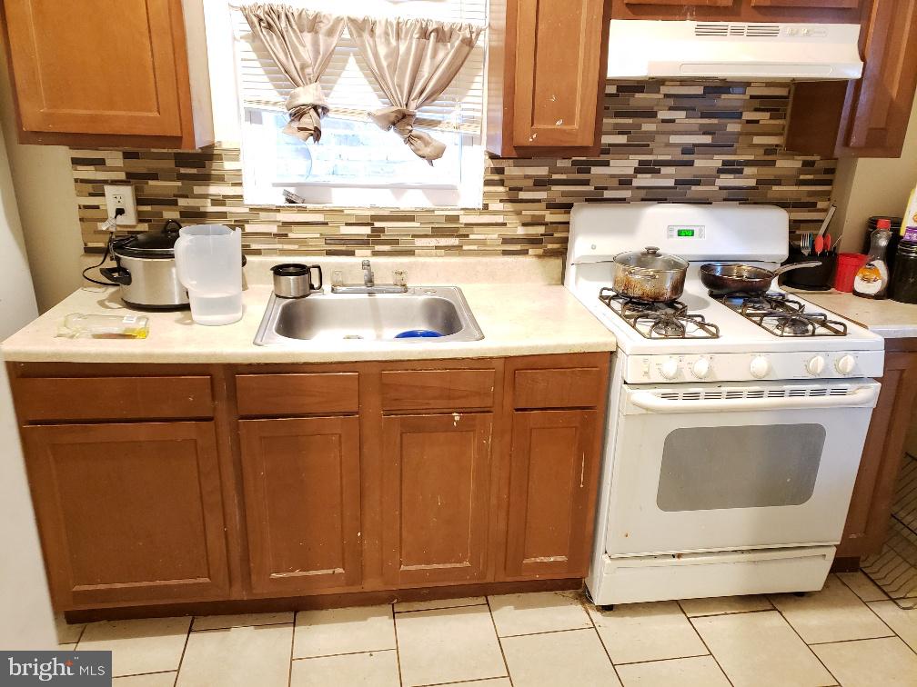338 Marydell Road Baltimore, MD 21229 - Photo 9 of 13