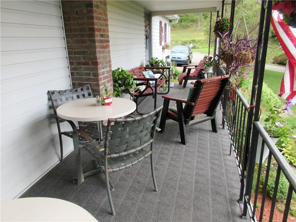 124 Heck Road Sarver, PA 16055 - Photo 4 of 25