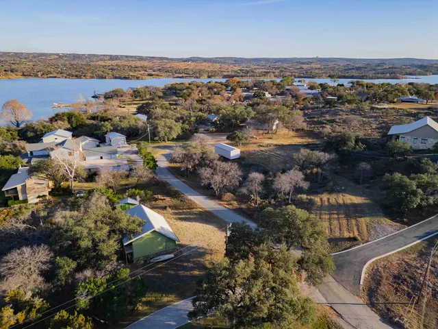 $1,000,000 | 185 Roadrunner Lane, Burnet, TX 78611