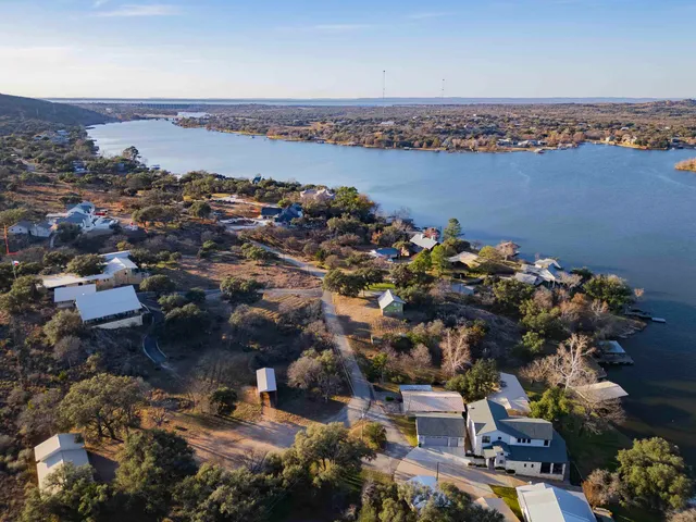 $1,000,000 | 185 Roadrunner Lane, Burnet, TX 78611