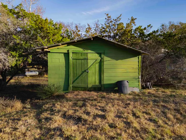 $1,000,000 | 185 Roadrunner Lane, Burnet, TX 78611