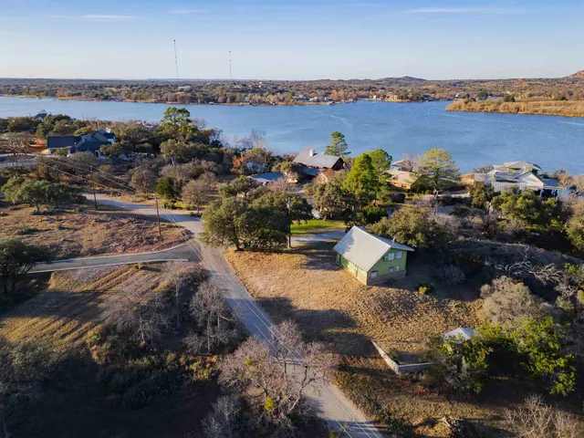 $1,000,000 | 185 Roadrunner Lane, Burnet, TX 78611