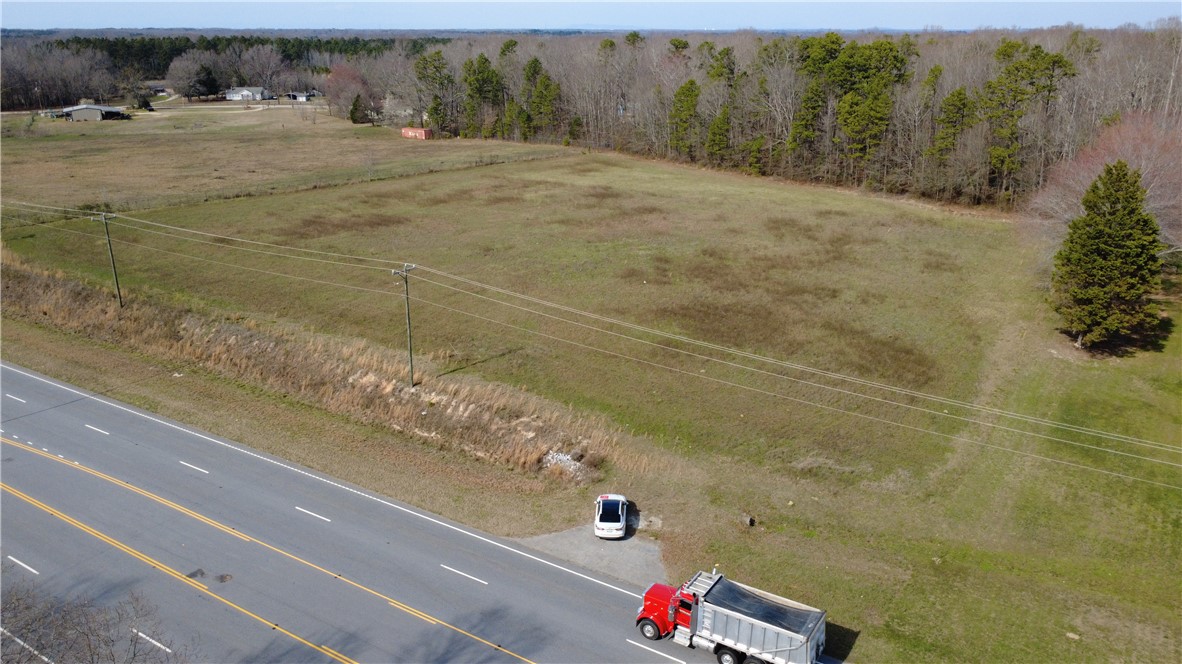 9901 Augusta Road Pelzer, SC 29669 - Photo 3 of 20