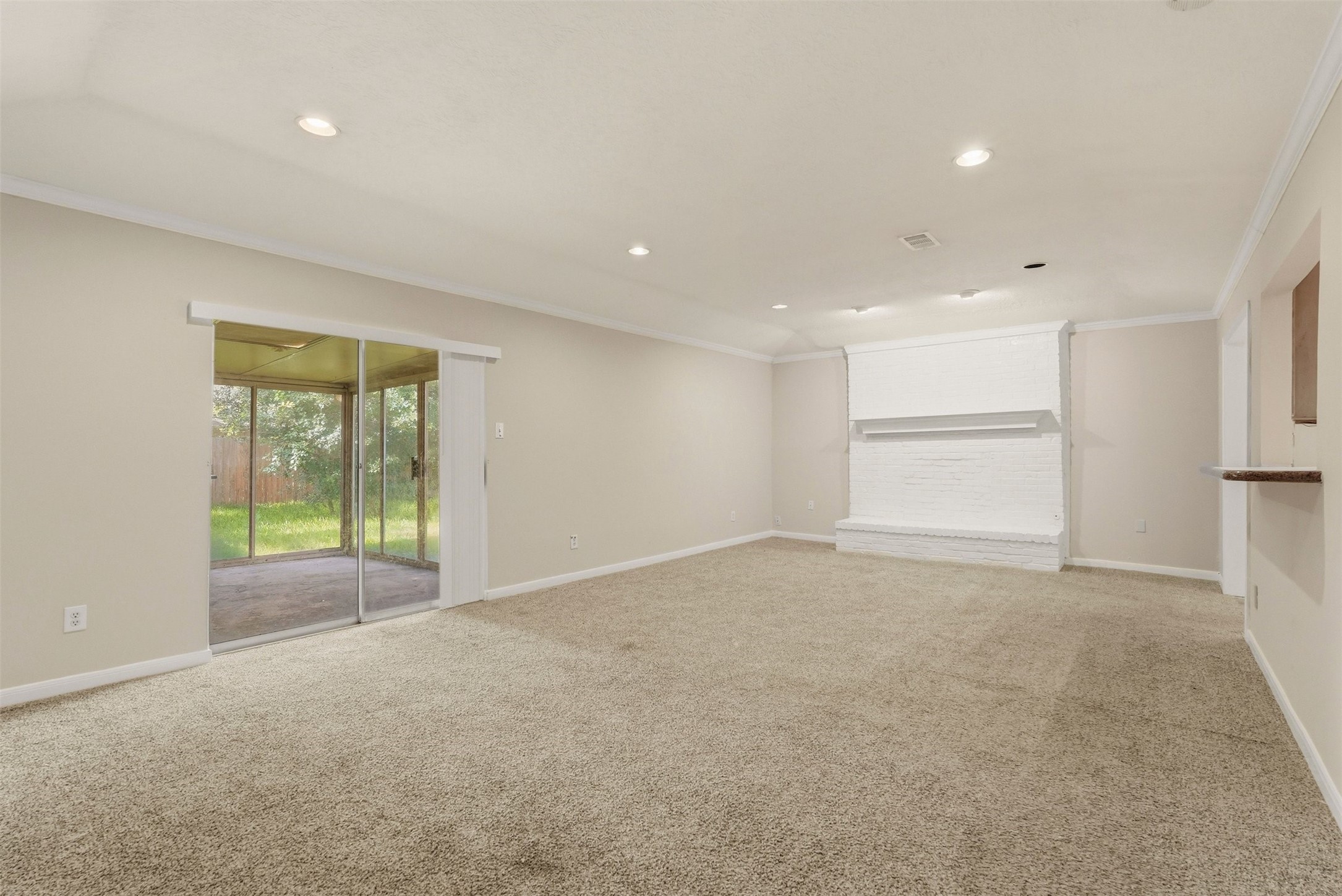 810 Sunnybrook Lane Baytown, TX 77521 - Photo 14 of 27