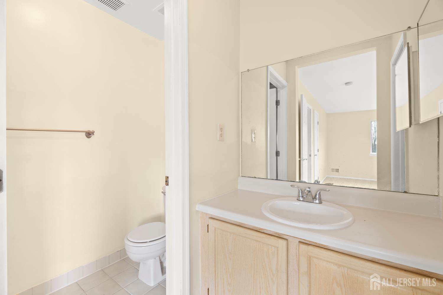 1606 Madaline Drive Avenel, NJ 07001 - Photo 13 of 26