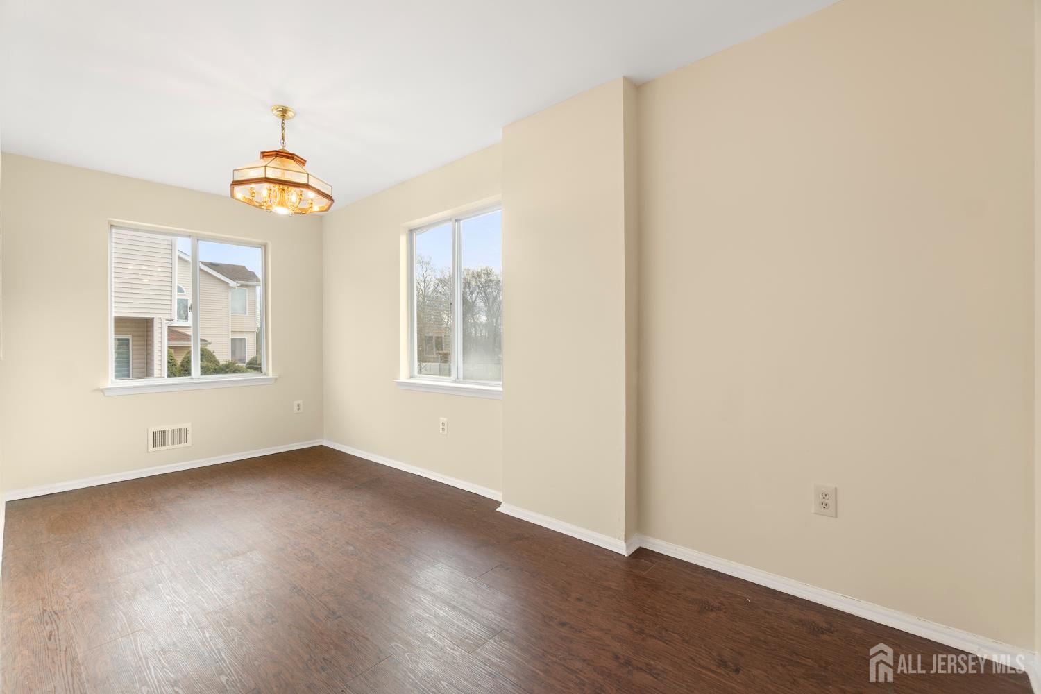 1606 Madaline Drive Avenel, NJ 07001 - Photo 4 of 26