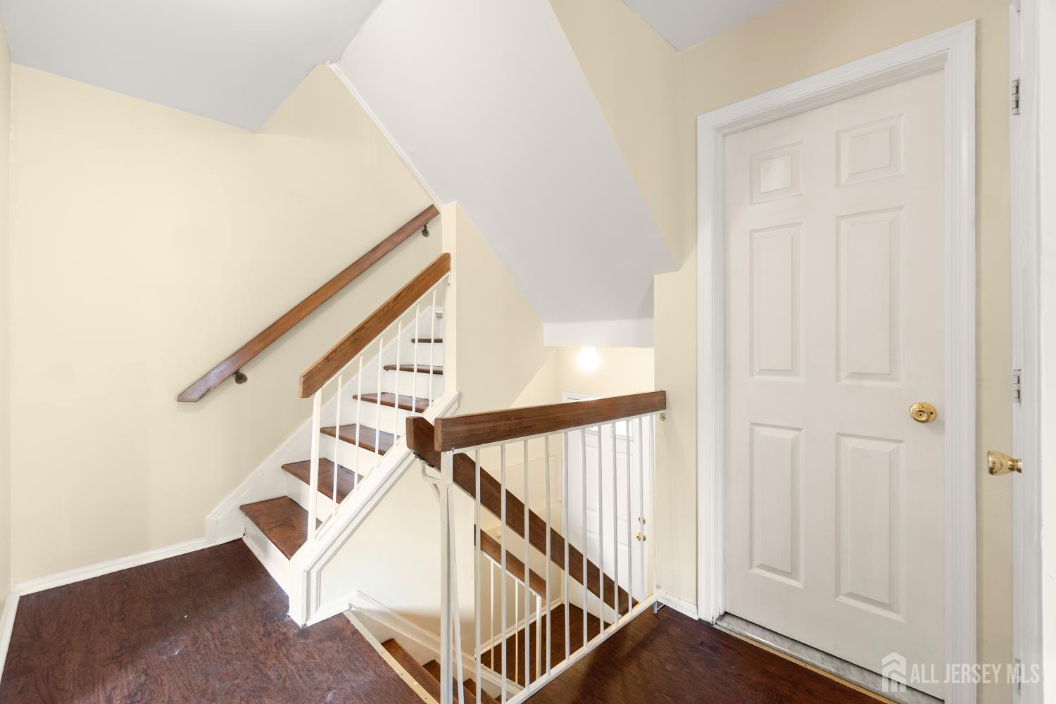 1606 Madaline Drive Avenel, NJ 07001 - Photo 9 of 26