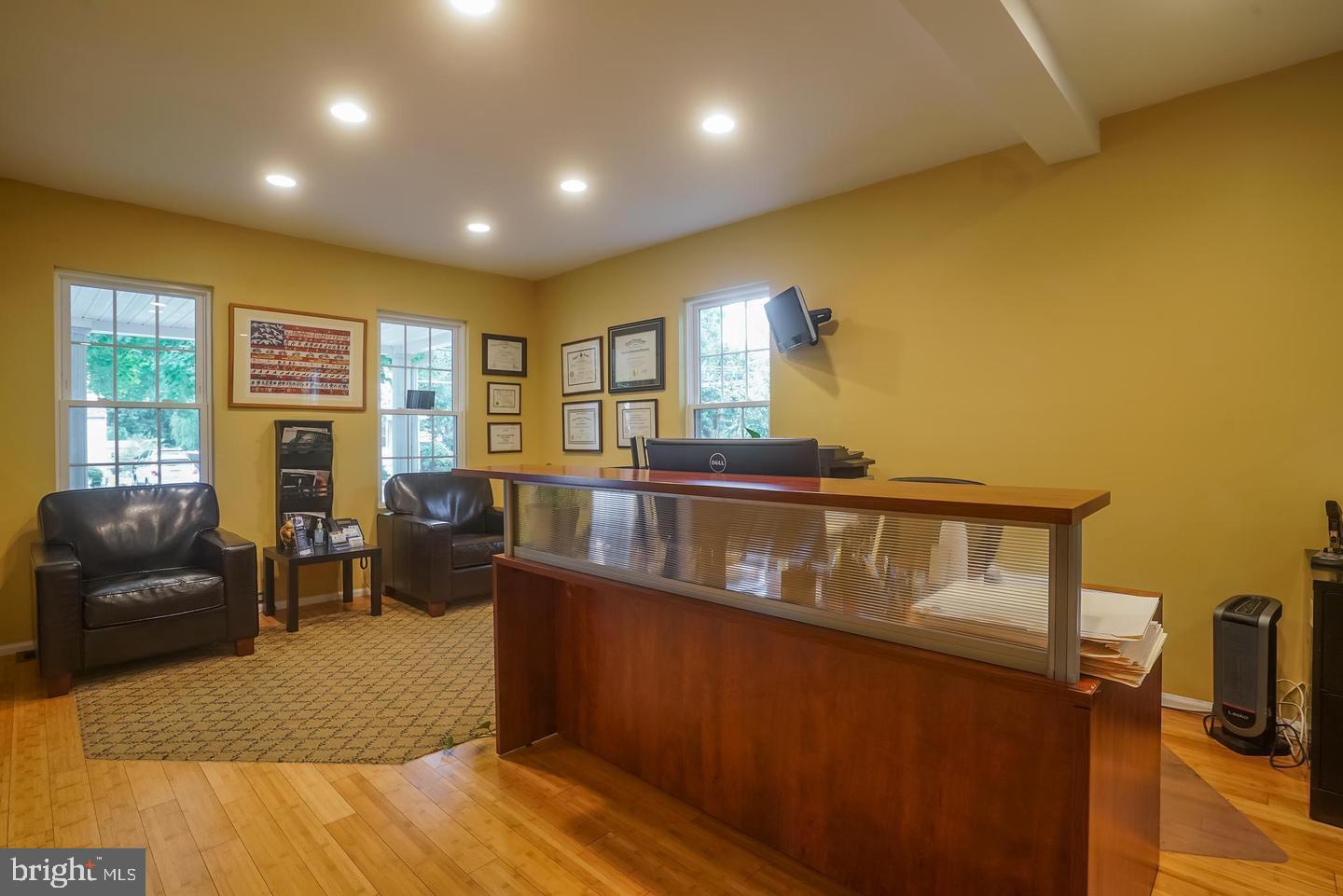 32 West Upper Ferry Road Ewing, NJ 08628 - Photo 3 of 16