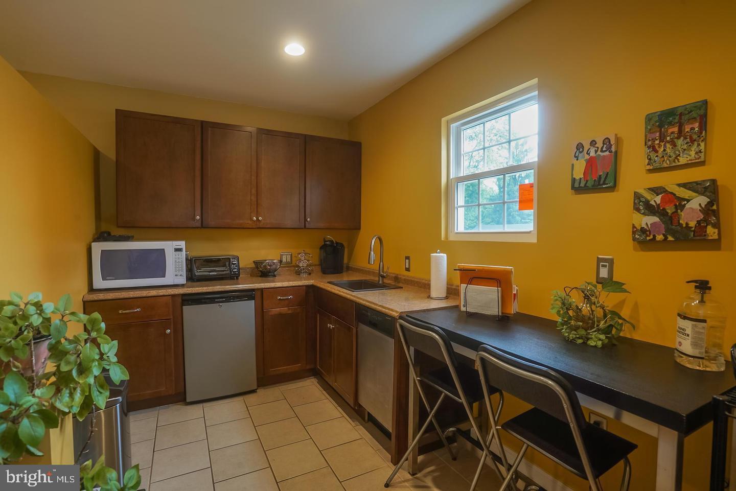 32 West Upper Ferry Road Ewing, NJ 08628 - Photo 6 of 16