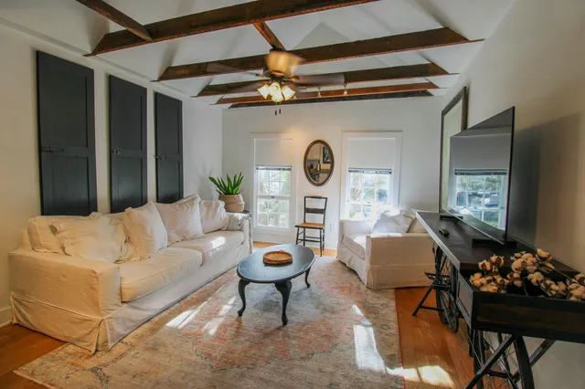 $3,300 | 52 Chapel Street, Unit B, Charleston, SC 29403