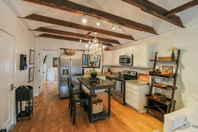 $3,300 | 52 Chapel Street, Unit B, Charleston, SC 29403