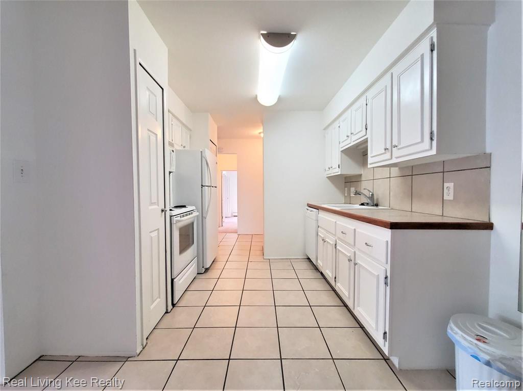 711 West Maple Road Clawson, MI 48017 - Photo 5 of 18