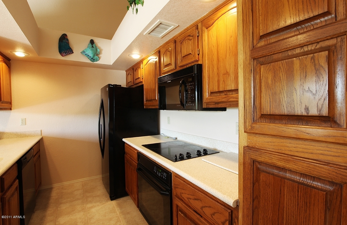 25609 Forest Road, Unit 14 Rio Verde, AZ 85263 - Photo 4 of 23 Galley Kitchen