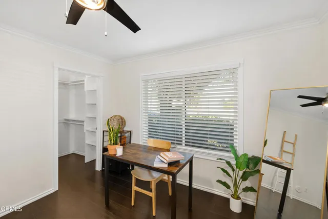 a view of a livingroom with furniture