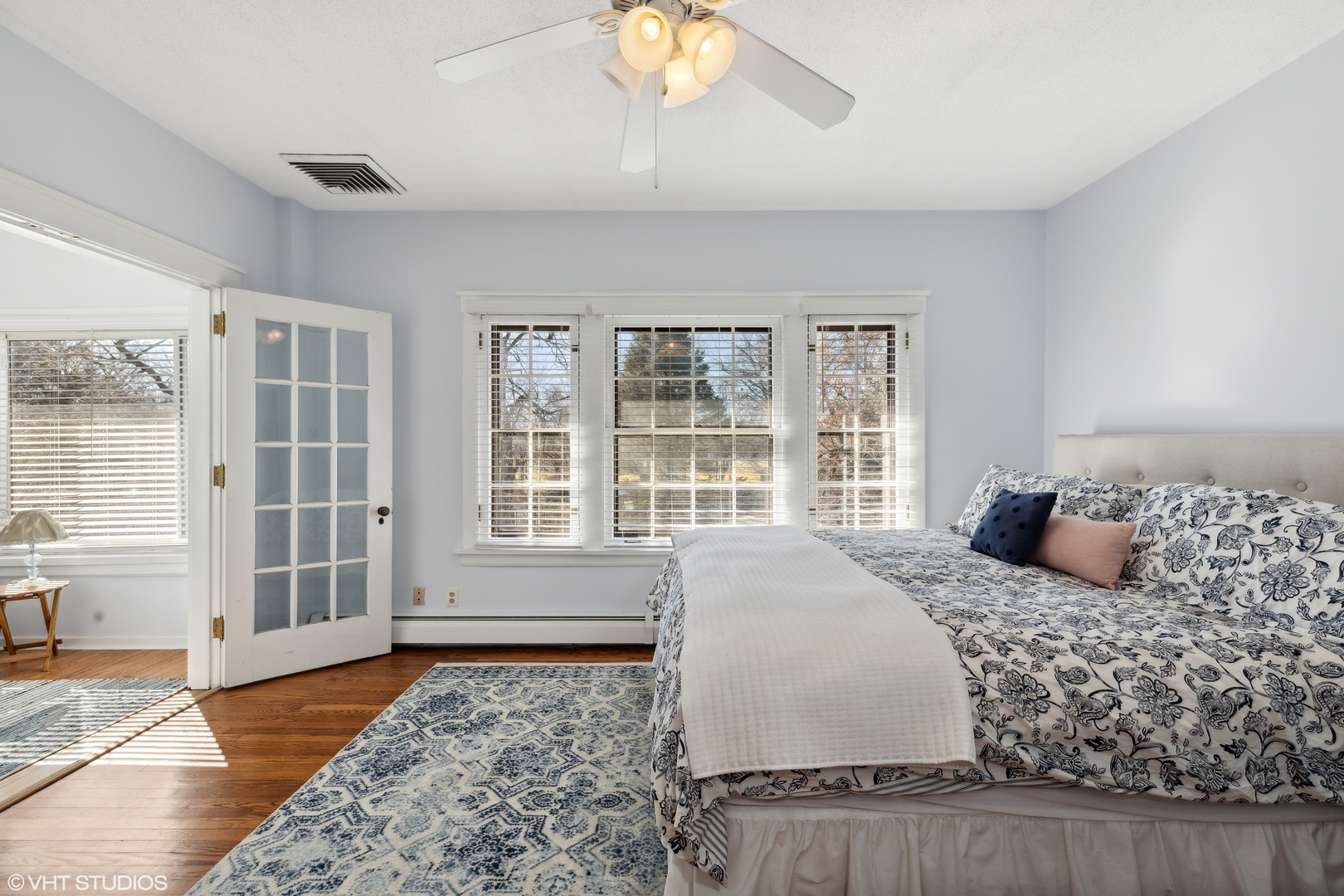 17859 Howe Avenue Homewood, IL 60430 - Photo 10 of 25 a bedroom with a large bed and a window