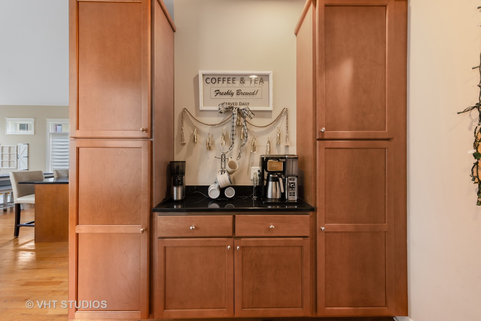 5505 Dunham Road Downers Grove, IL 60516 - Photo 8 of 38 Gallery Image 8
