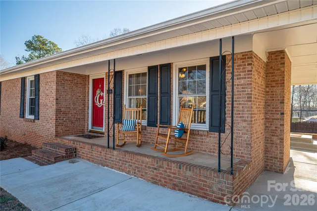 $290,000 | 1466 Pressley Drive, Lincolnton, NC 28092