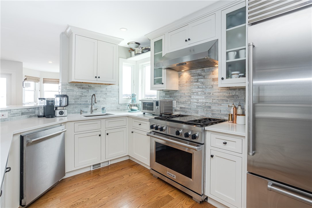 74 Therien Road Portsmouth, RI 02871 - Photo 6 of 50