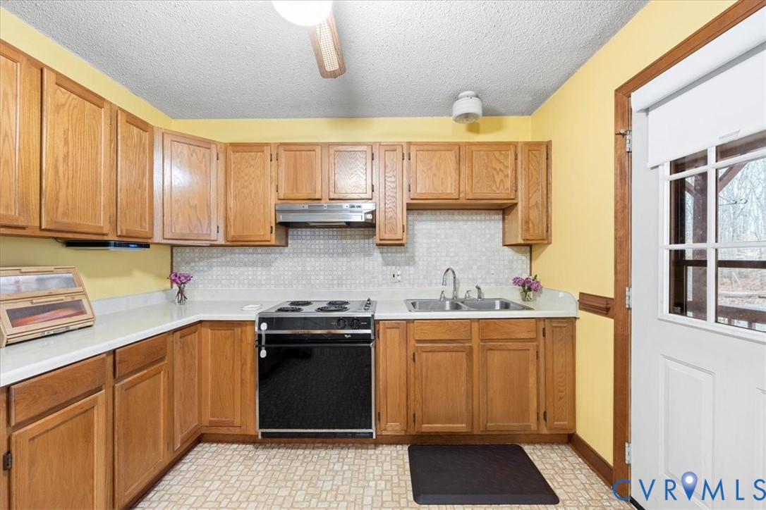 4380 Pierce Road Powhatan, VA 23139 - Photo 7 of 25