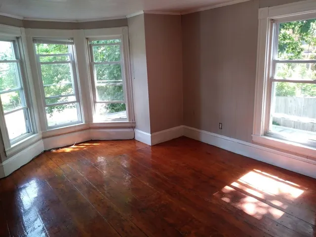 $2,400 | 21 Pleasant Street, Unit 2, Upton, MA 01568