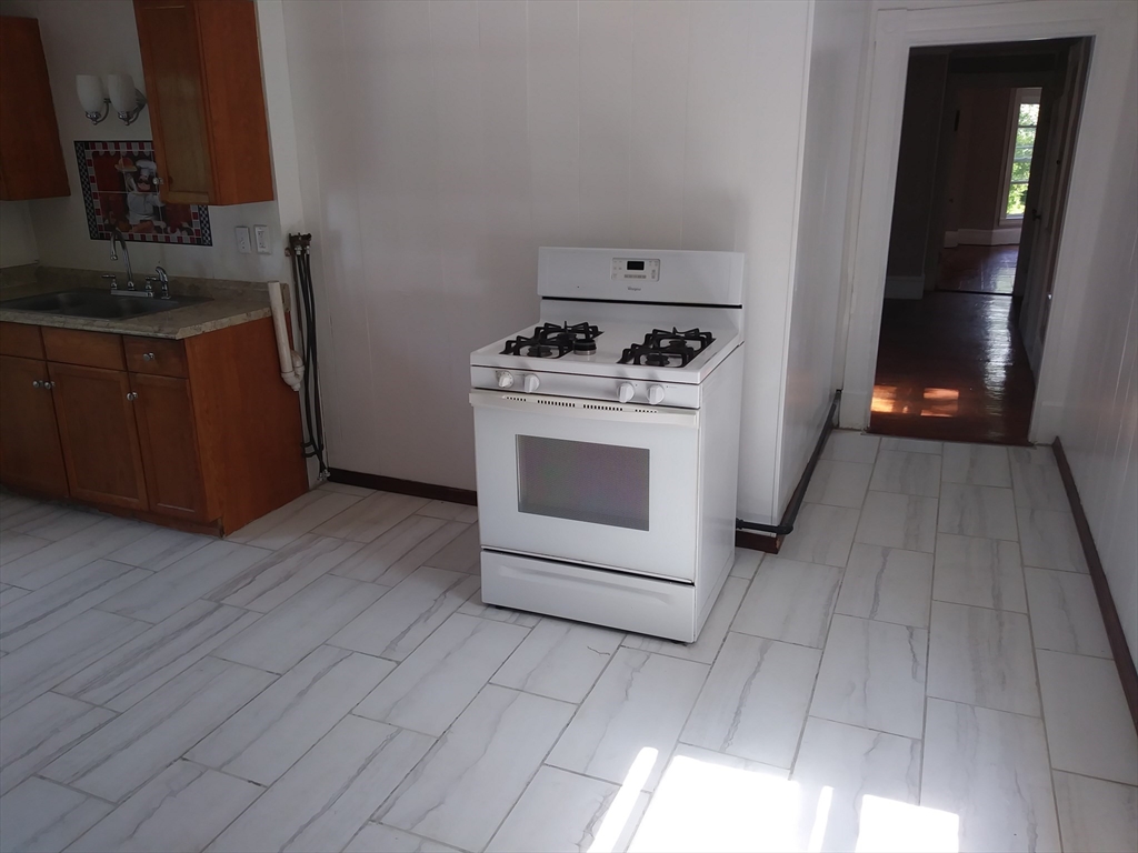 21 Pleasant Street, Unit 2 Upton, MA 01568 - Photo 9 of 16