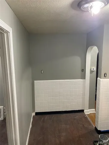 $120,000 | 8127 Airport Road, St. Louis, MO 63134