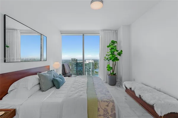 $9,850 | 700 Northeast 26th Terrace, Unit 5606, Miami, FL 33137