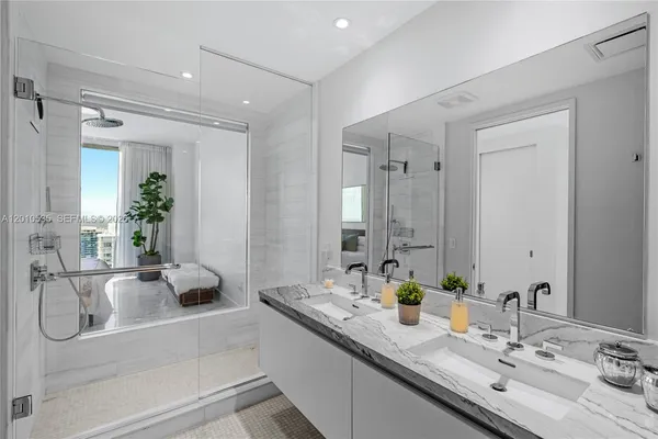 $9,850 | 700 Northeast 26th Terrace, Unit 5606, Miami, FL 33137