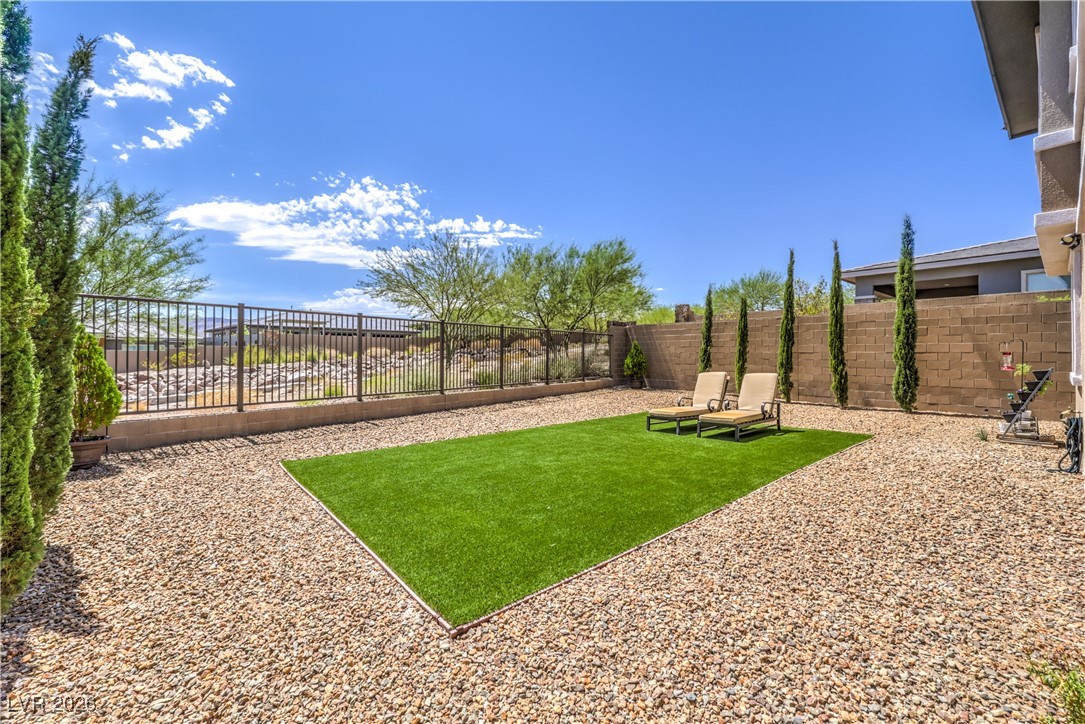 12555 Dolan Point Street Las Vegas, NV 89138 - Photo 46 of 96