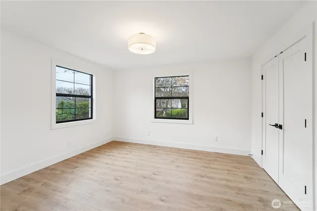 $7,500 | 2809 40th Avenue West, Seattle, WA 98199