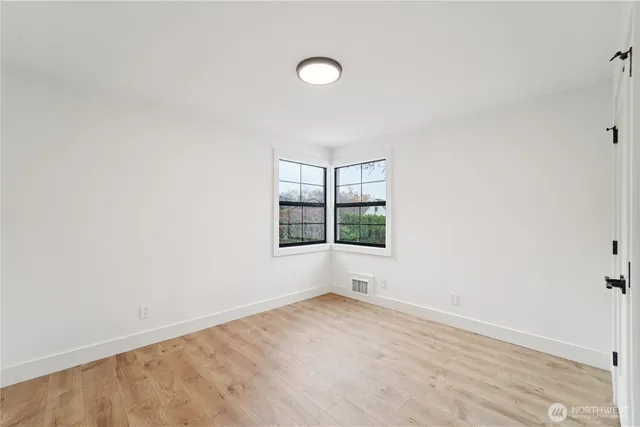 $7,500 | 2809 40th Avenue West, Seattle, WA 98199