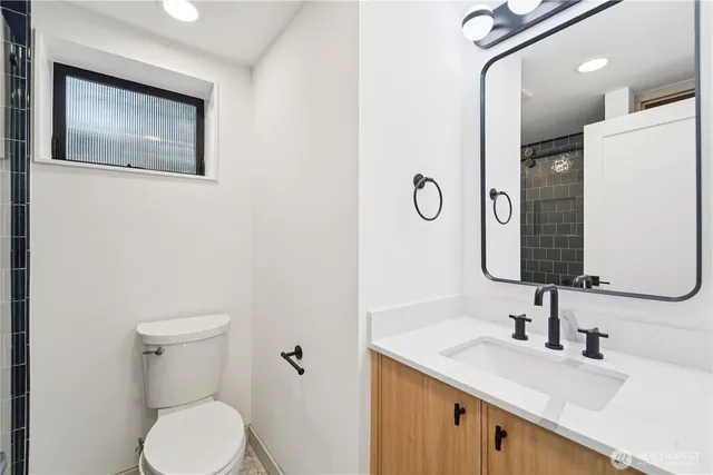 $7,500 | 2809 40th Avenue West, Seattle, WA 98199