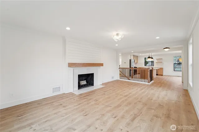 $7,500 | 2809 40th Avenue West, Seattle, WA 98199