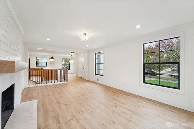 $7,500 | 2809 40th Avenue West, Seattle, WA 98199