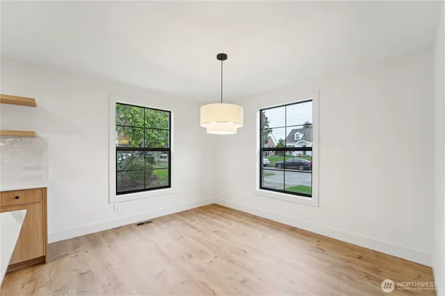 $7,500 | 2809 40th Avenue West, Seattle, WA 98199