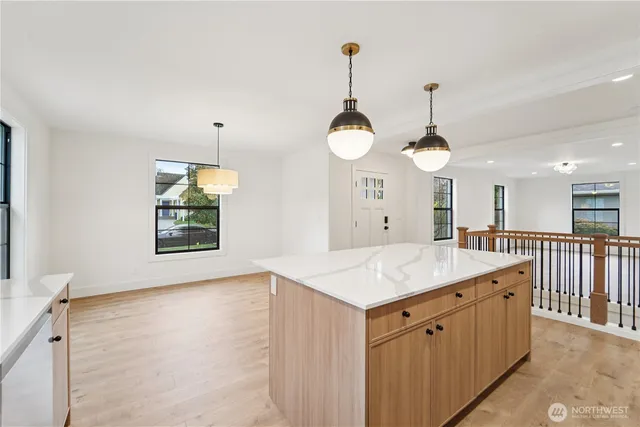 $7,500 | 2809 40th Avenue West, Seattle, WA 98199