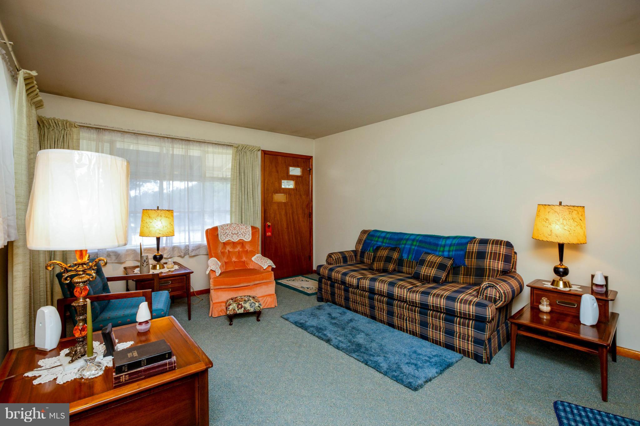 7944 Dorsey Run Road Jessup, MD 20794 - Photo 10 of 27 Living Room