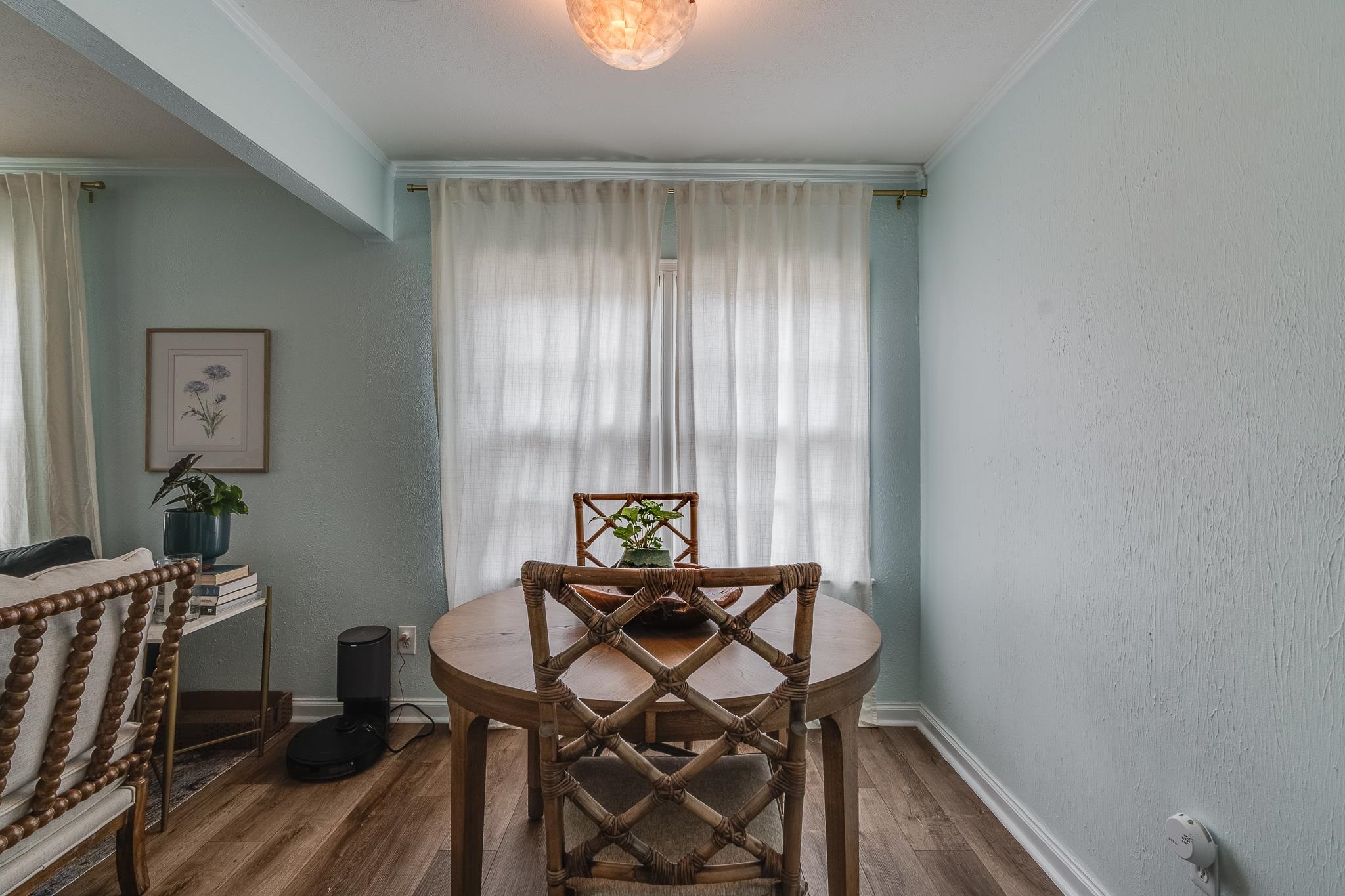 3901 Lytle Circle Memphis, TN 38122 - Photo 11 of 36 a view of a dining room with furniture and window